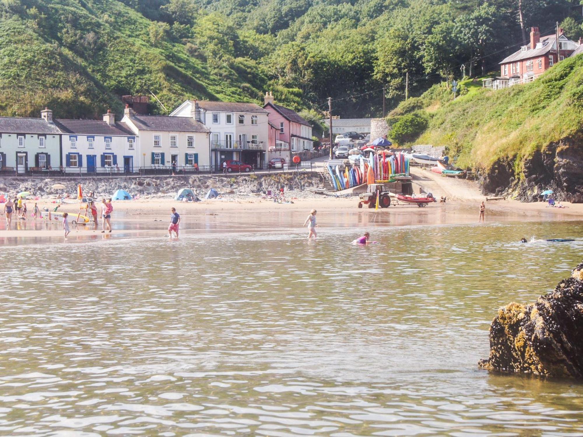 Dol Llan - Hw7569